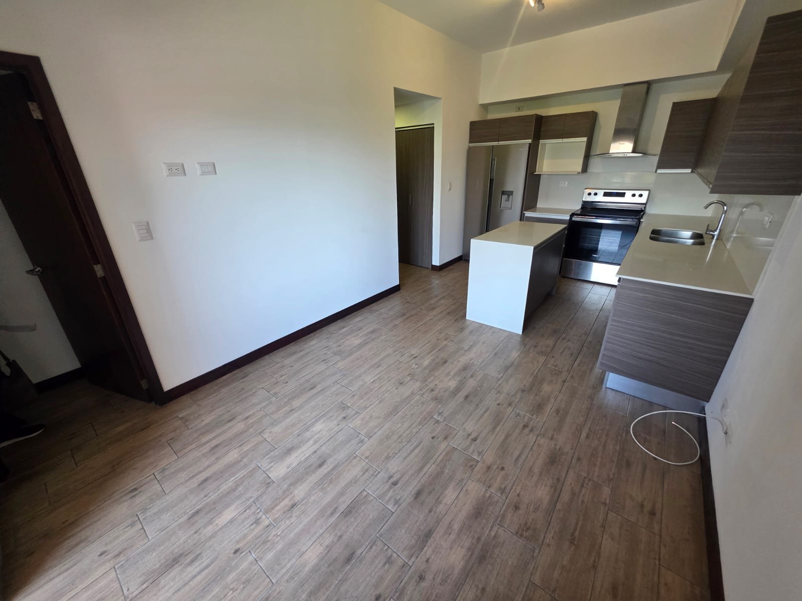 Apartamento en renta de 1 habitacion en zona 10