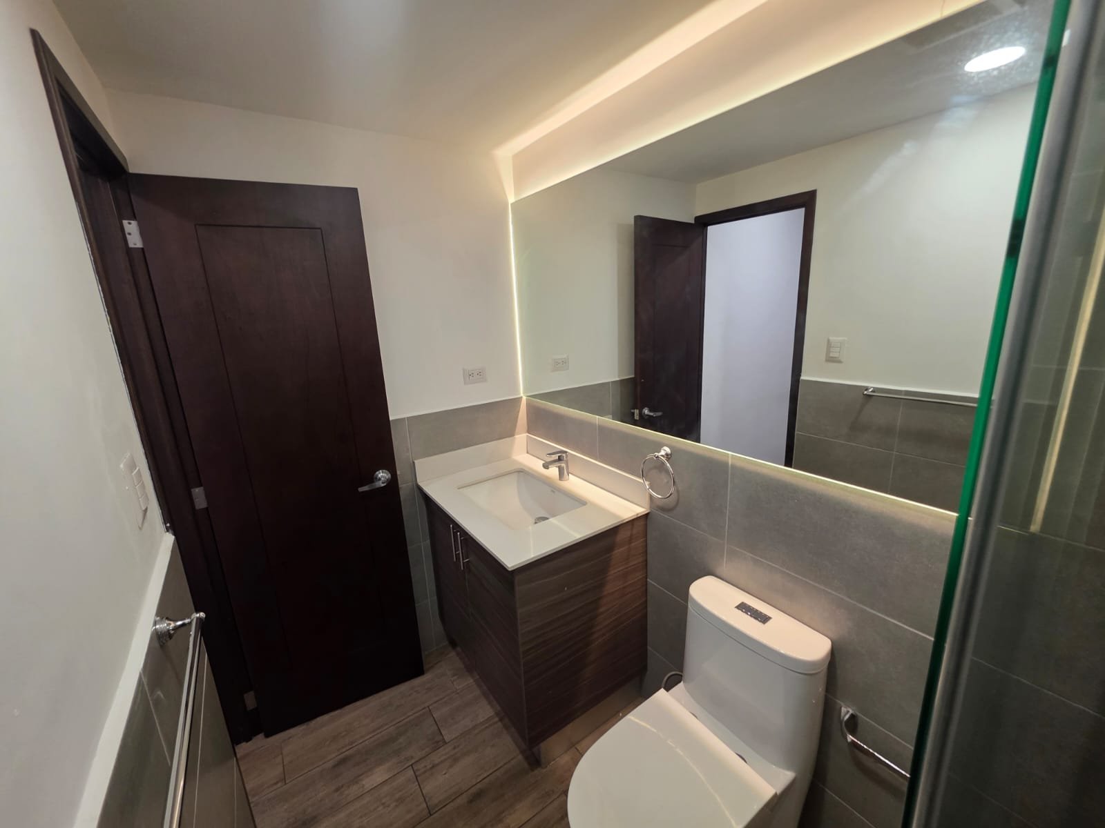 Apartamento en renta de 1 habitacion en zona 10