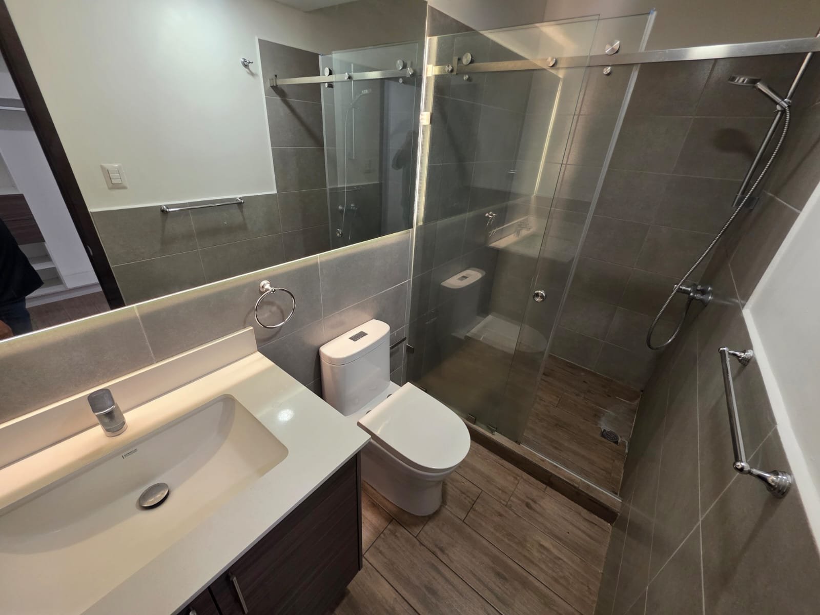 Apartamento en renta de 1 habitacion en zona 10