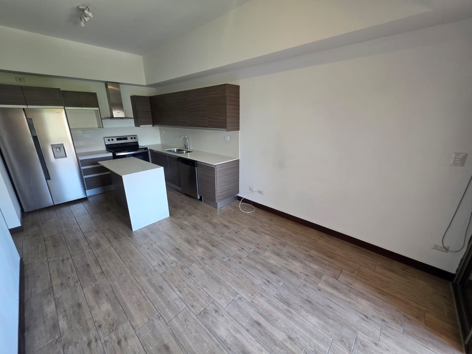 Apartamento en renta de 1 habitacion en zona 10