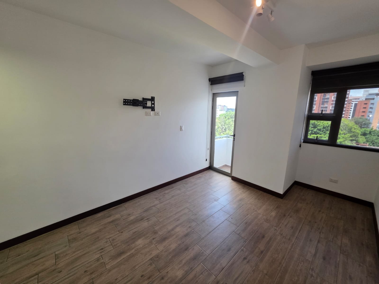 Apartamento en renta de 1 habitacion en zona 10