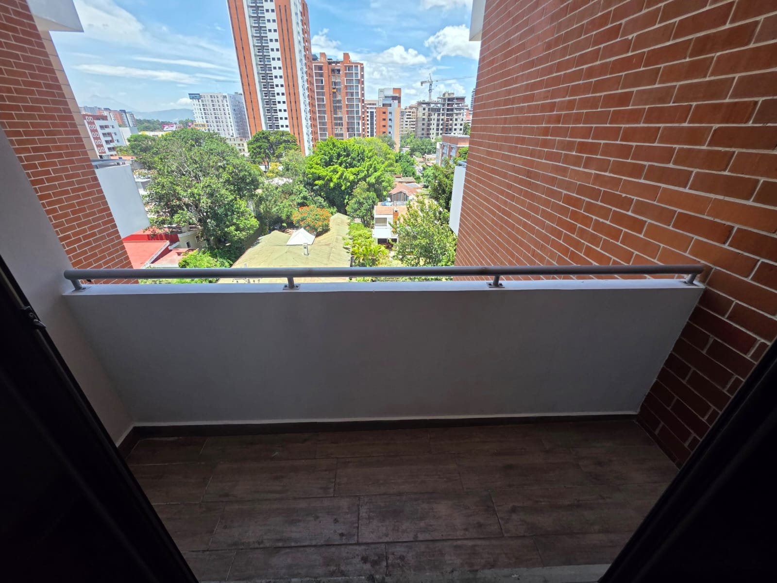 Apartamento en renta de 1 habitacion en zona 10