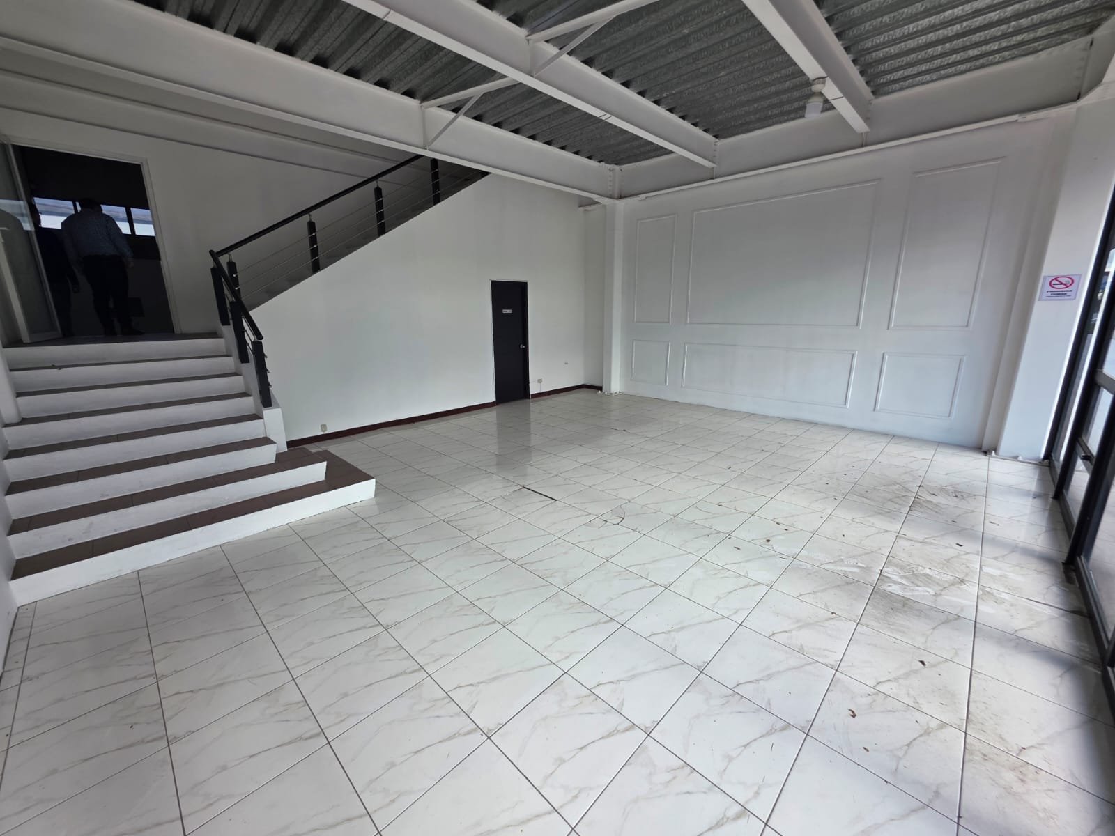 Local – Bodega en renta  showroom Carretera al Salvador km22