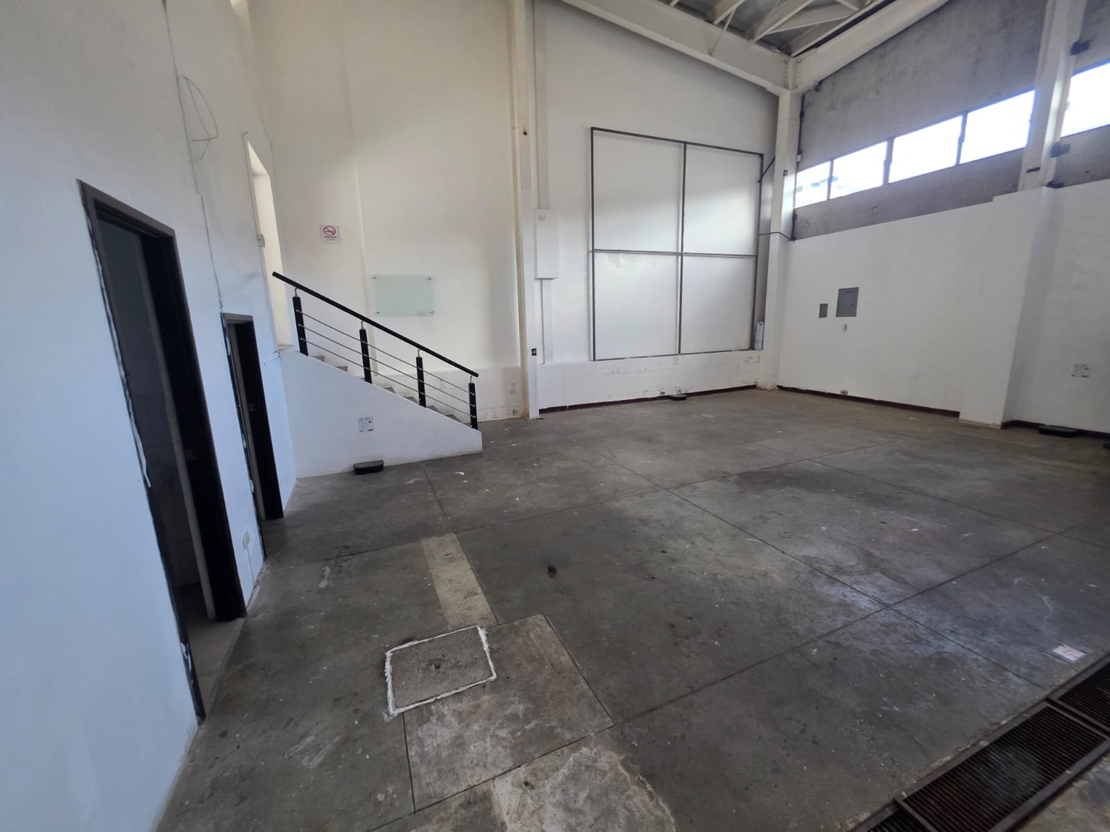 Local – Bodega en renta  showroom Carretera al Salvador km22