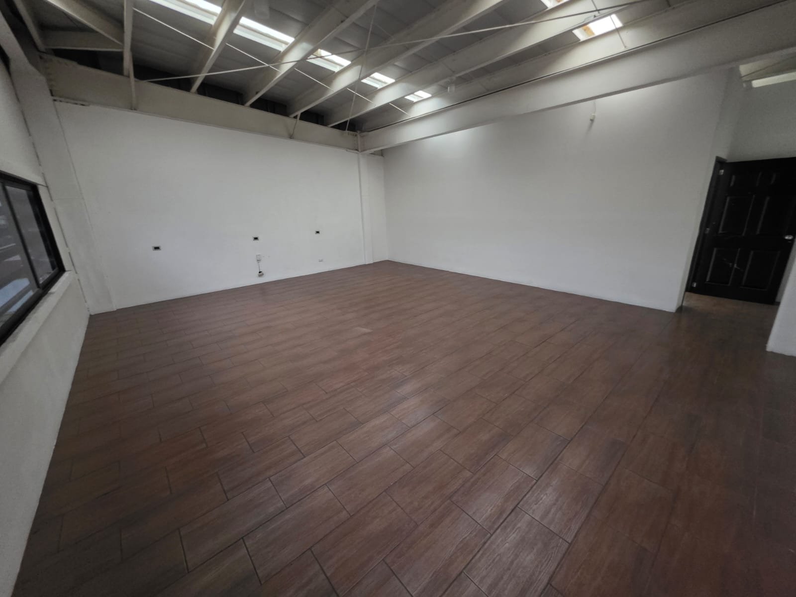 Local – Bodega en renta  showroom Carretera al Salvador km22