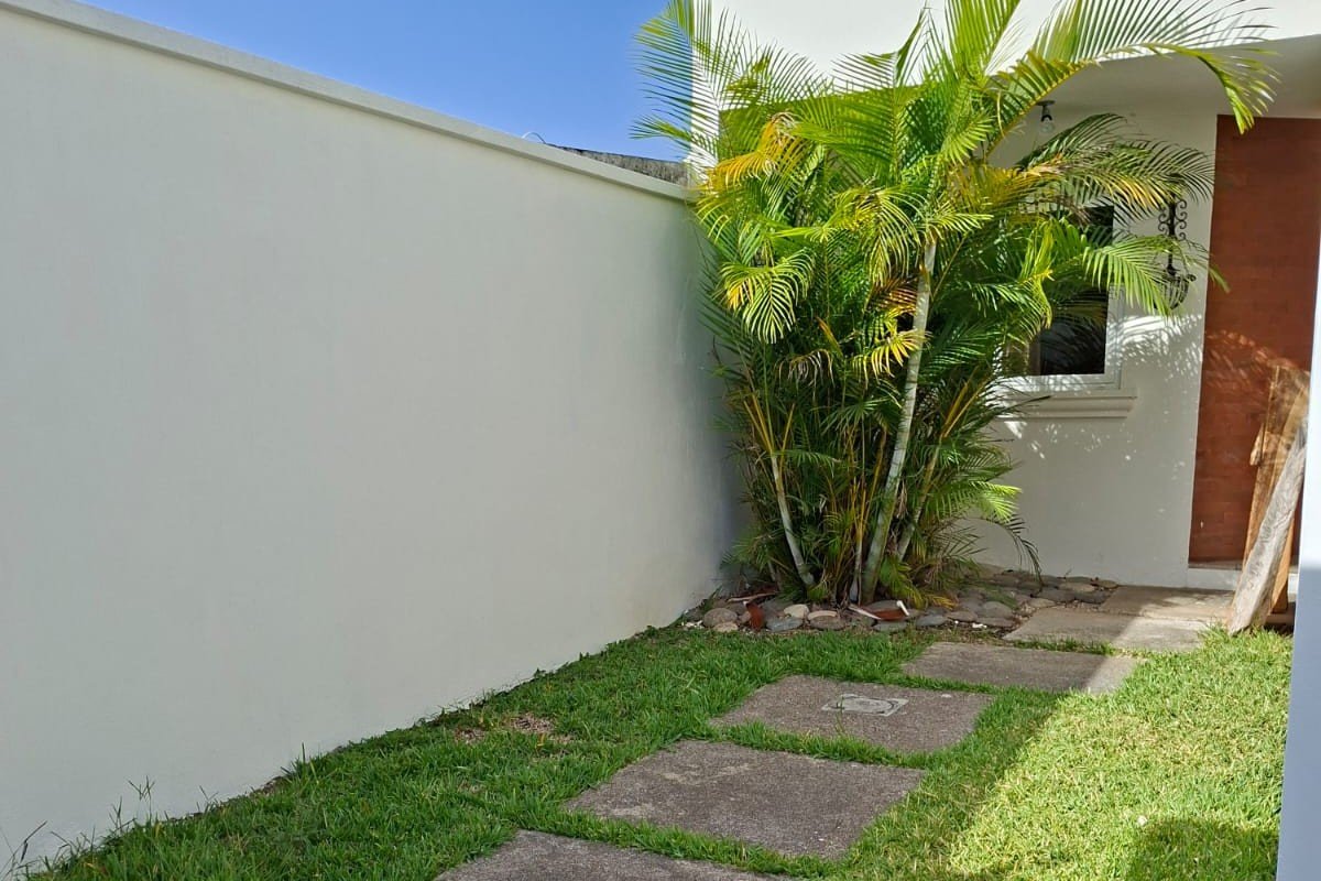 Hermosa Casa en retna en zona 16 – Jardines de San Isidro