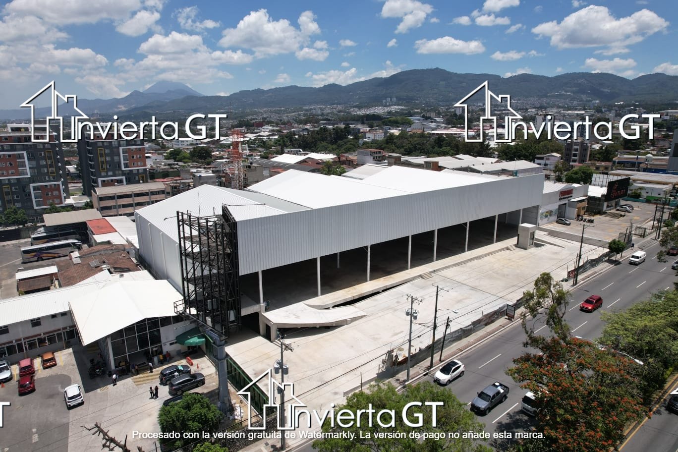 Bodega comercial en renta sobre calzada Roosevelt zona 11 – ref-6098