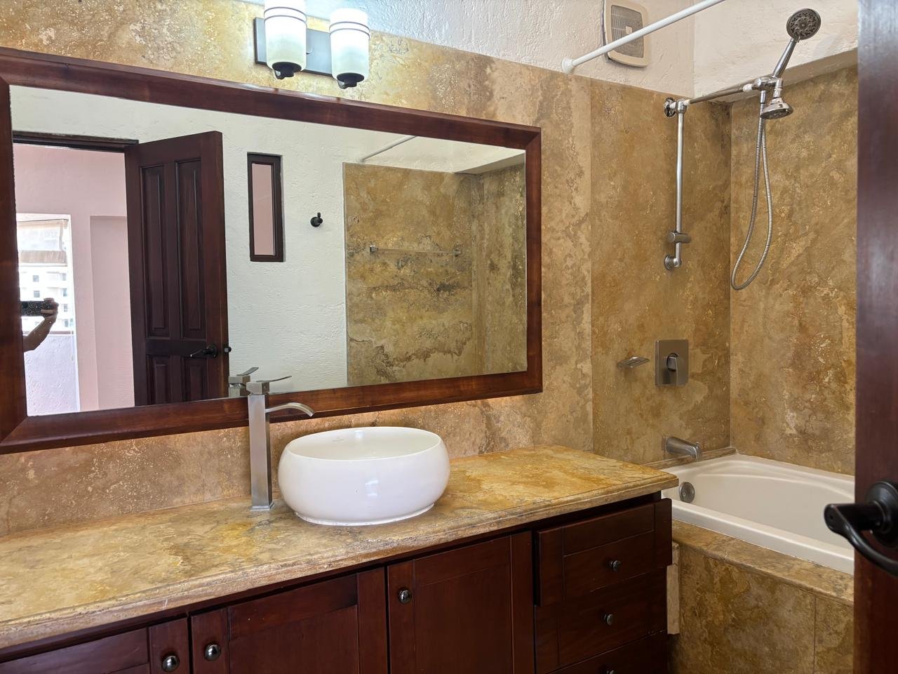 Apartamento en renta en Vista Hermosa 1, Zona 15 Ref-6102