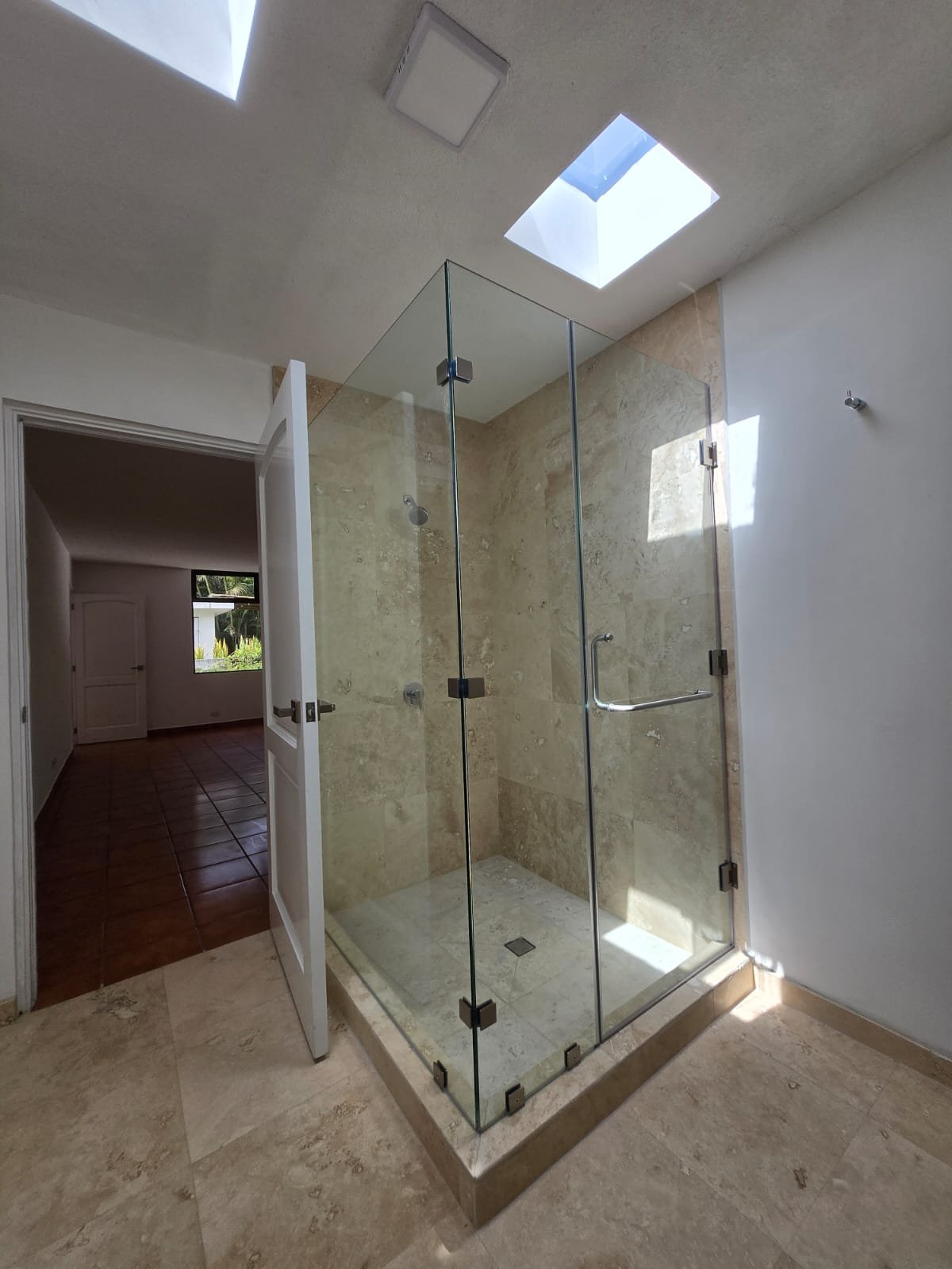 Casa en renta – La Villa, Zona 14 – Residencial o comercial Ref-6105