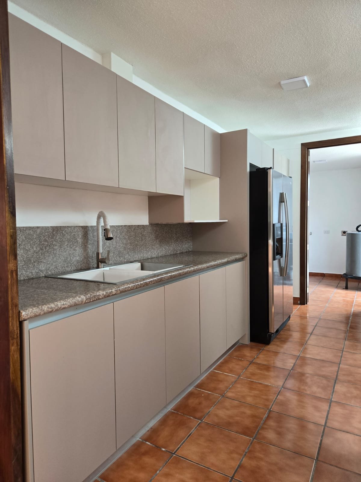 Casa en renta – La Villa, Zona 14 – Residencial o comercial Ref-6105