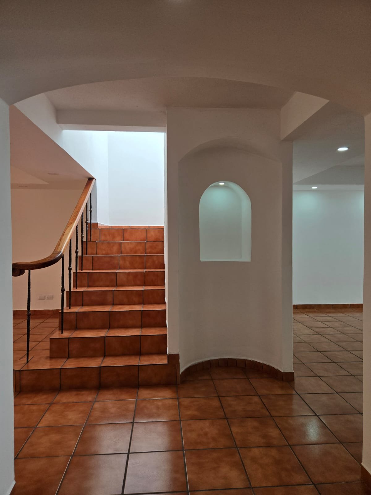 Casa en renta – La Villa, Zona 14 – Residencial o comercial Ref-6105