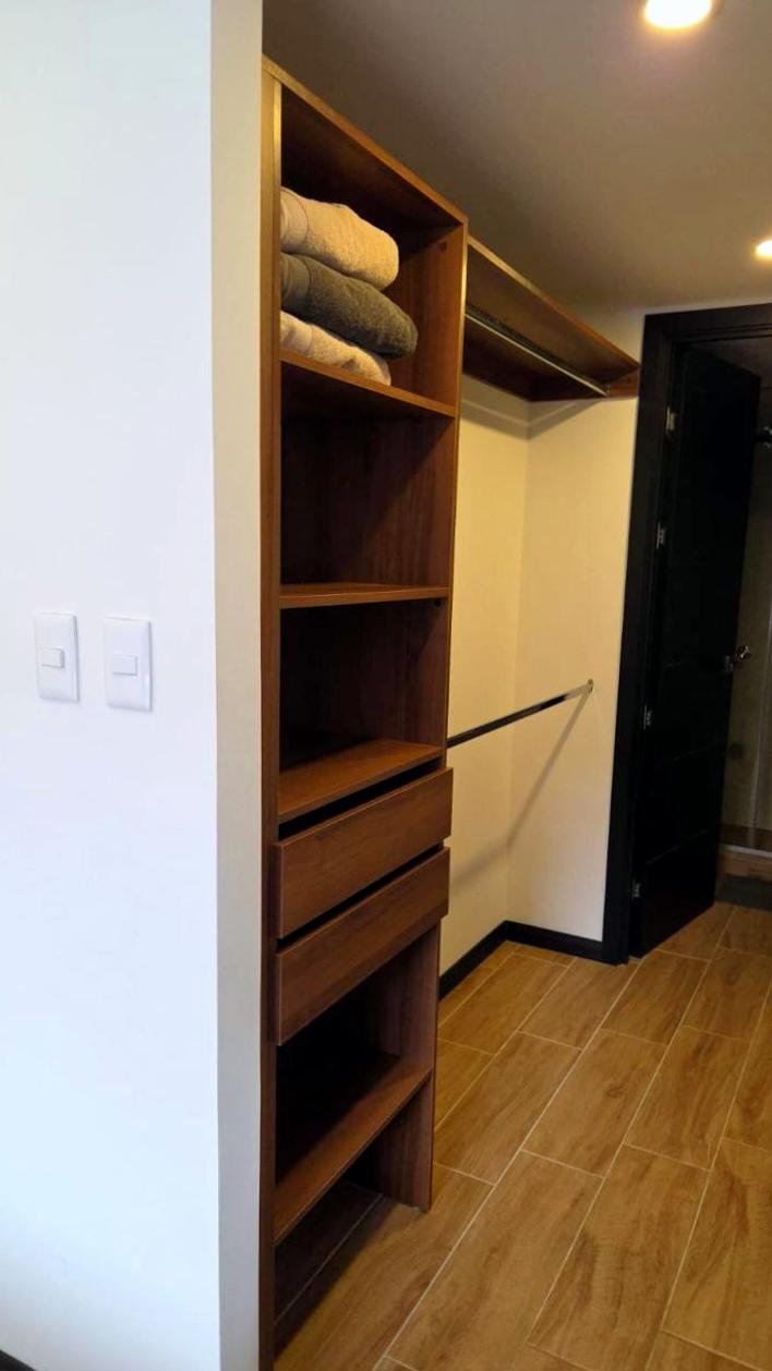 APARTAMENTO SEMIAMUEBLADO EN RENTA – 3 HAB | ESSENZA | Z.13