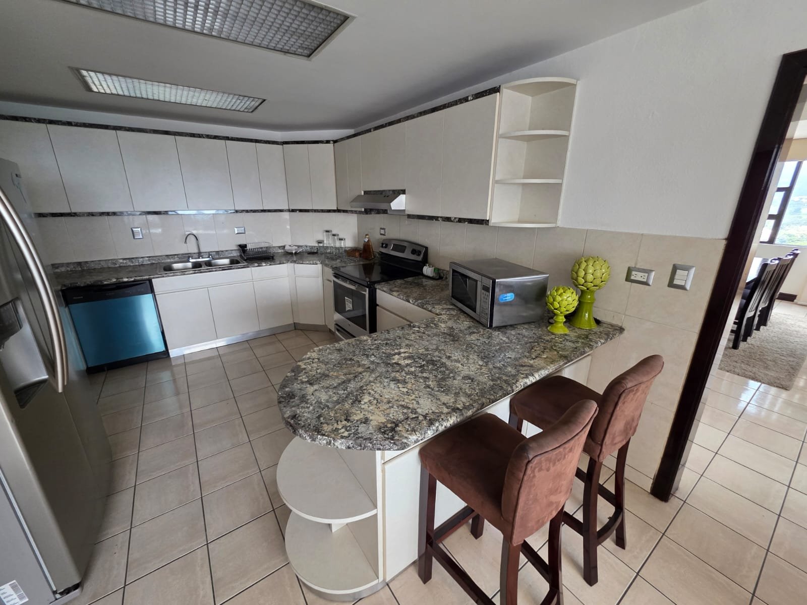 Apartamento en venta en edificio Pacífica Plaza zona 14 Ref-4743