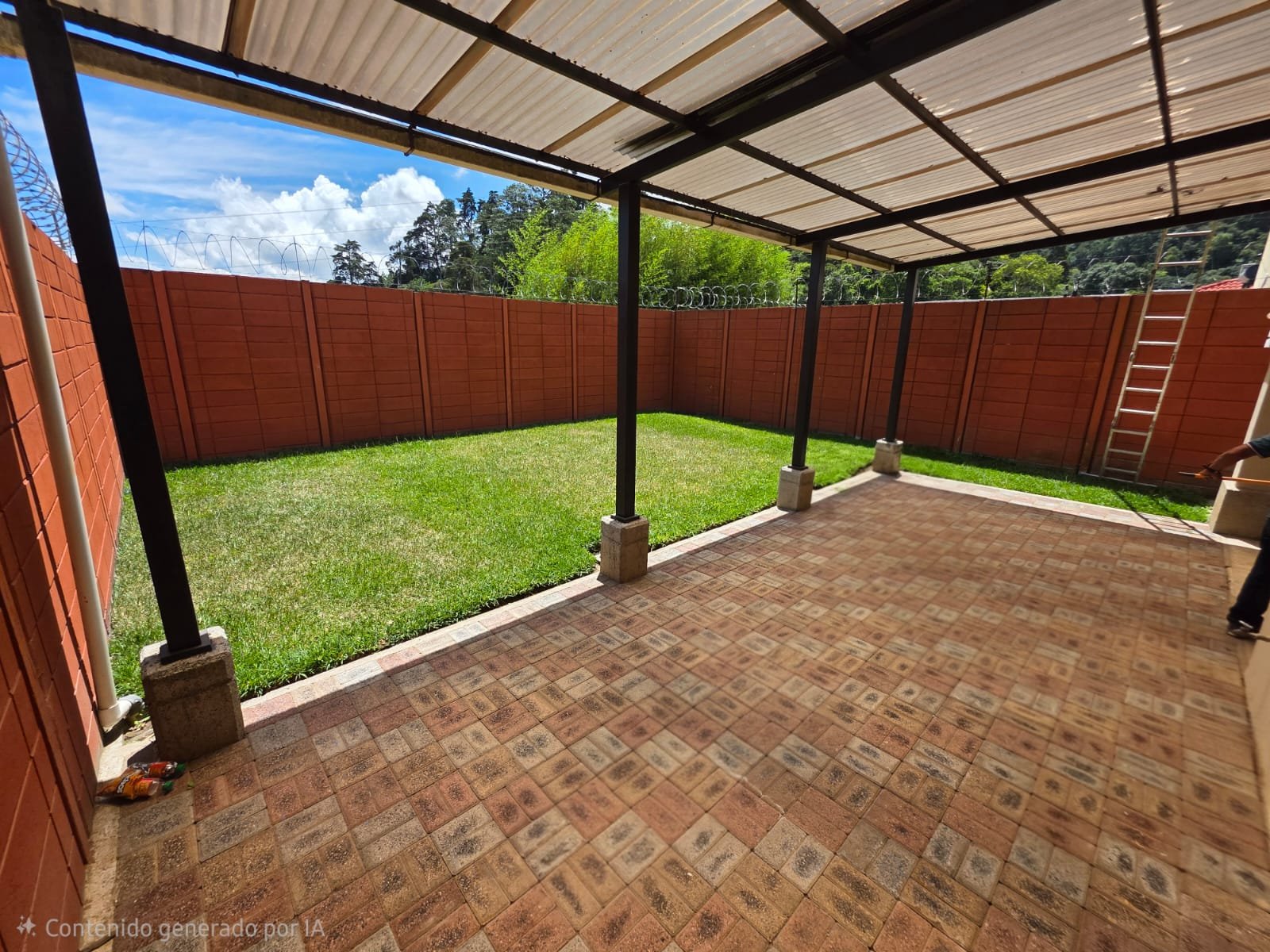 Casa en renta con jardin en zona 16 – cercano al Pulte – Ref-6112