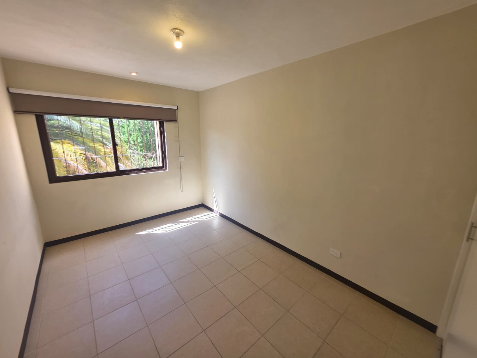Casa en Renta en Zona 15, Colonia Tecuún Uman 4 habitaciones ref-6119