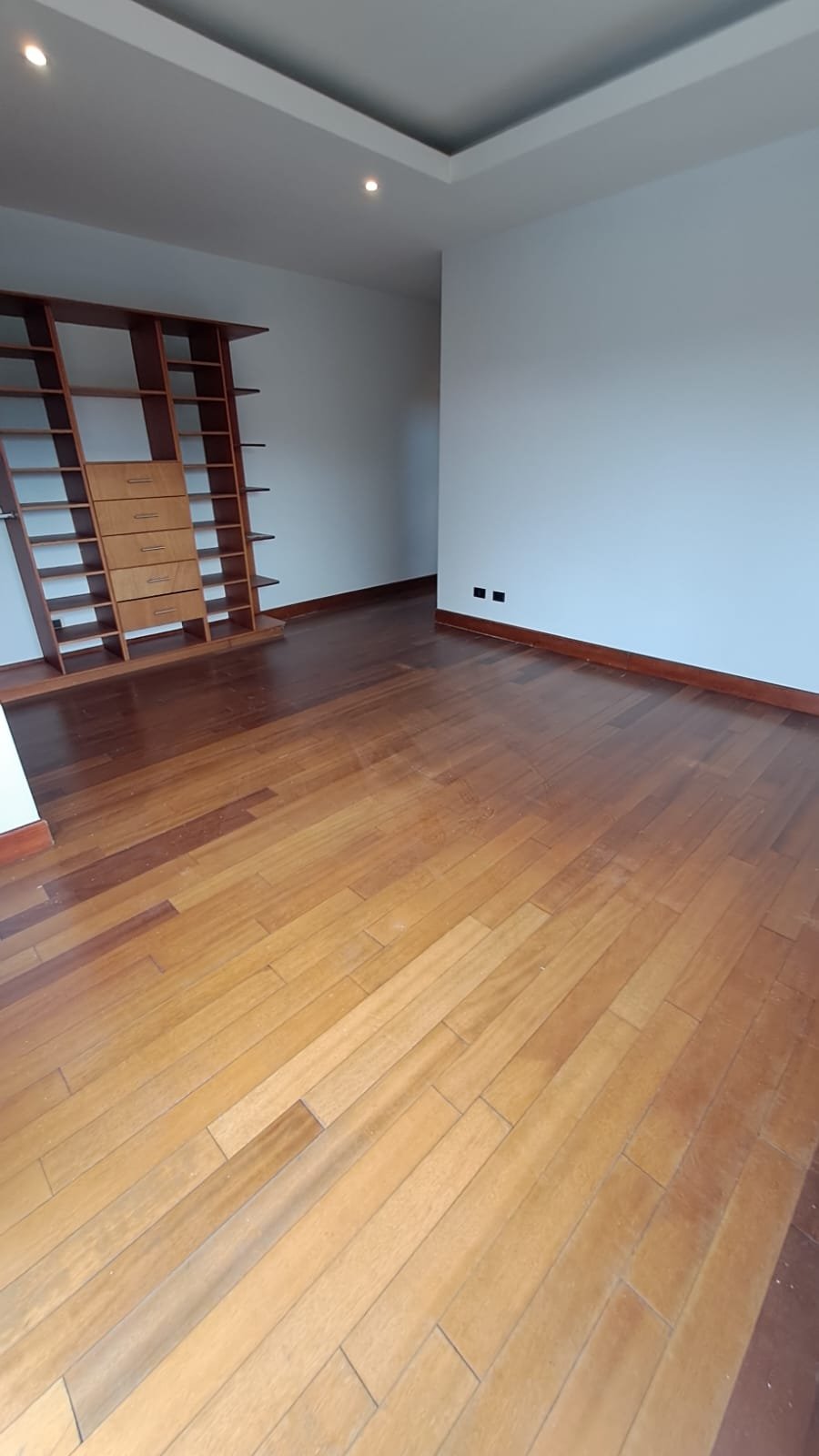 Apartamento en Renta en Oakland Zona 10, 3 habitaciones ref-6124