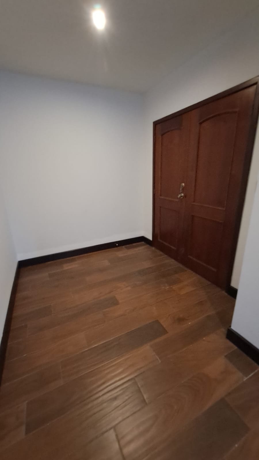 Apartamento en Renta en Oakland Zona 10, 3 habitaciones ref-6124