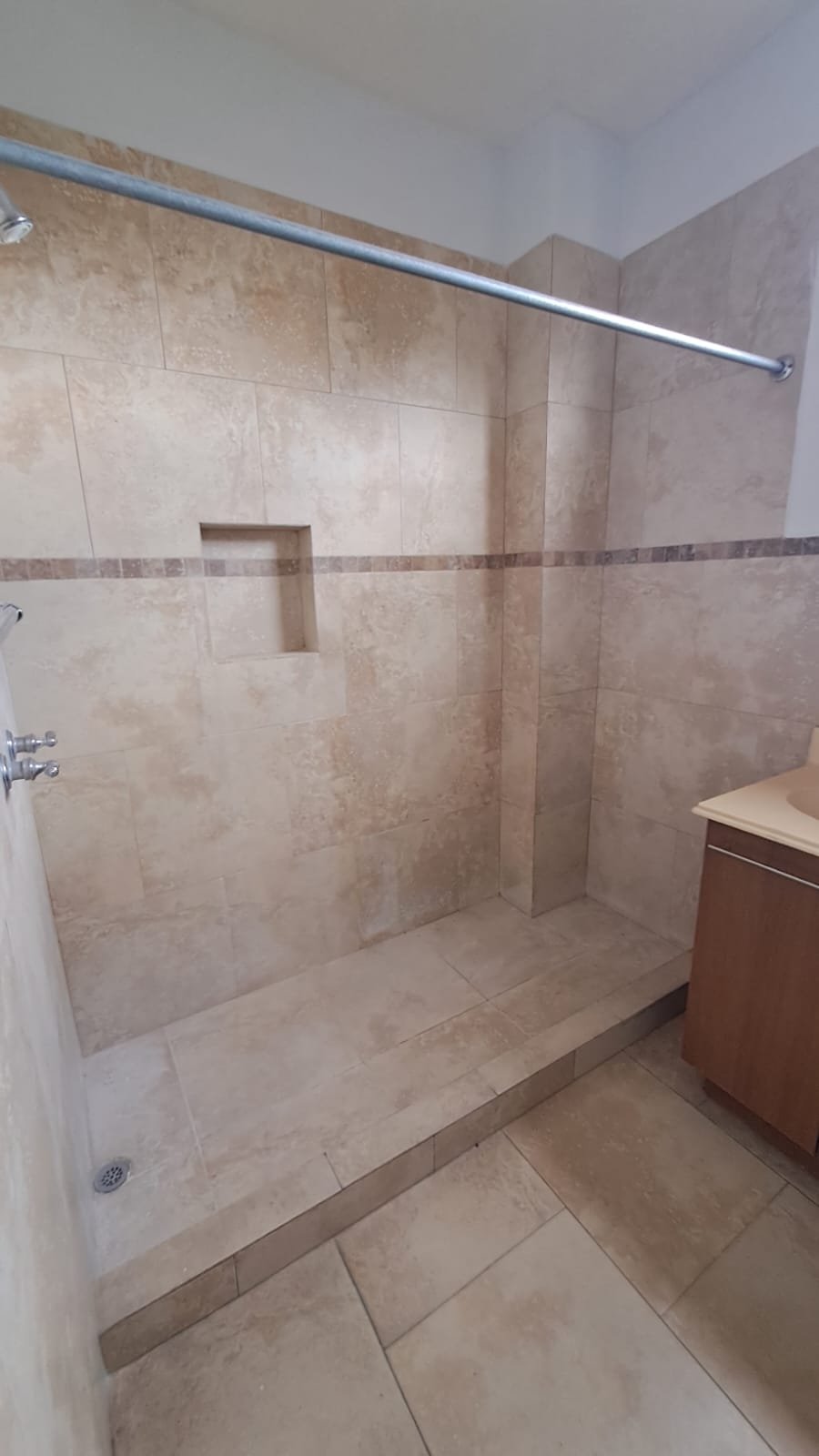 Apartamento en Renta en Oakland Zona 10, 3 habitaciones ref-6124