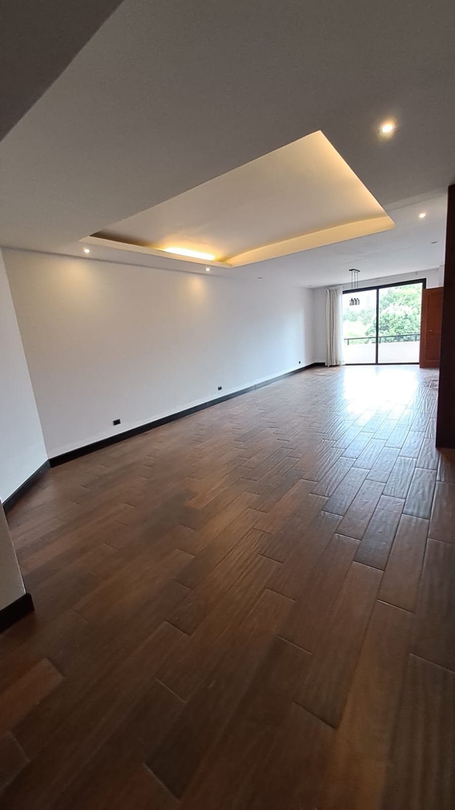 Apartamento en Renta en Oakland Zona 10, 3 habitaciones ref-6124