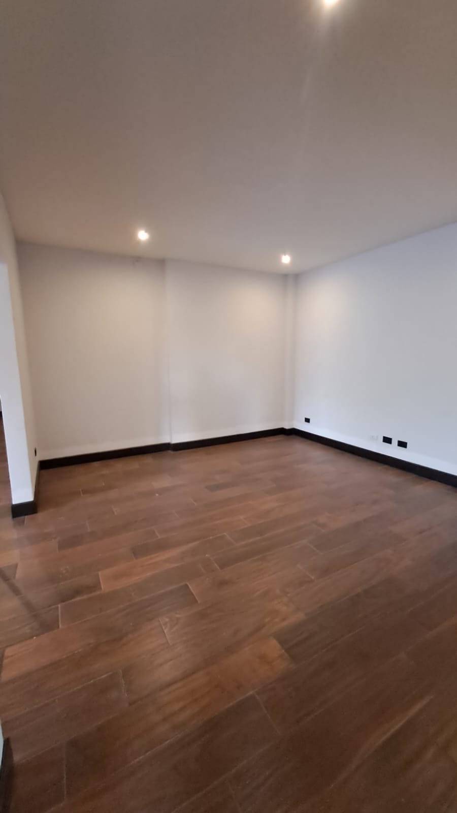 Apartamento en Renta en Oakland Zona 10, 3 habitaciones ref-6124