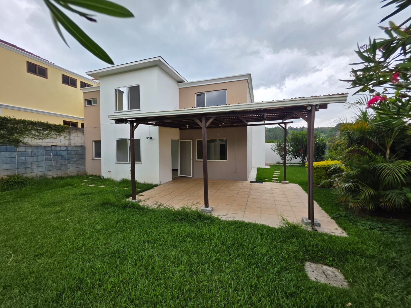 Casa en Renta en La Fontana, 3 habitaciones ref-6127