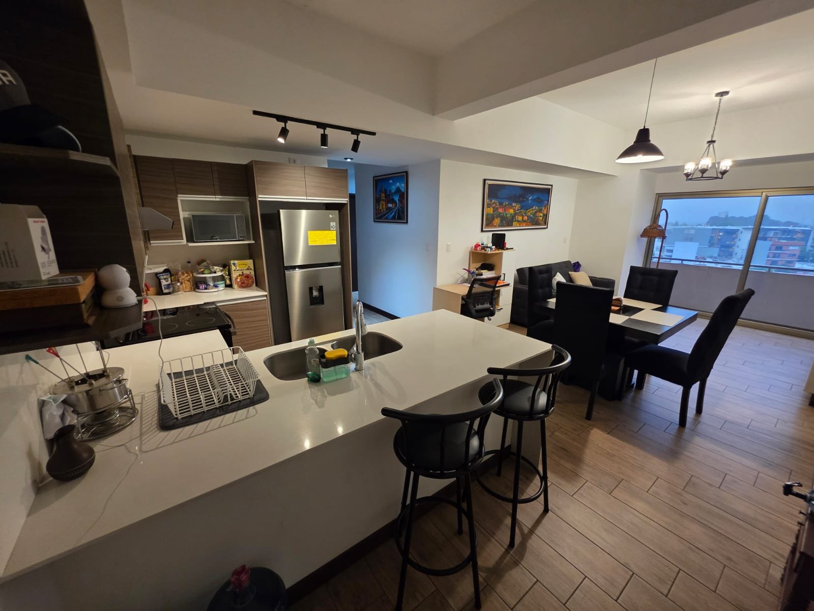 Apartamento en Renta Amueblado en Zona 10, 3 Habitaciones ref-6128