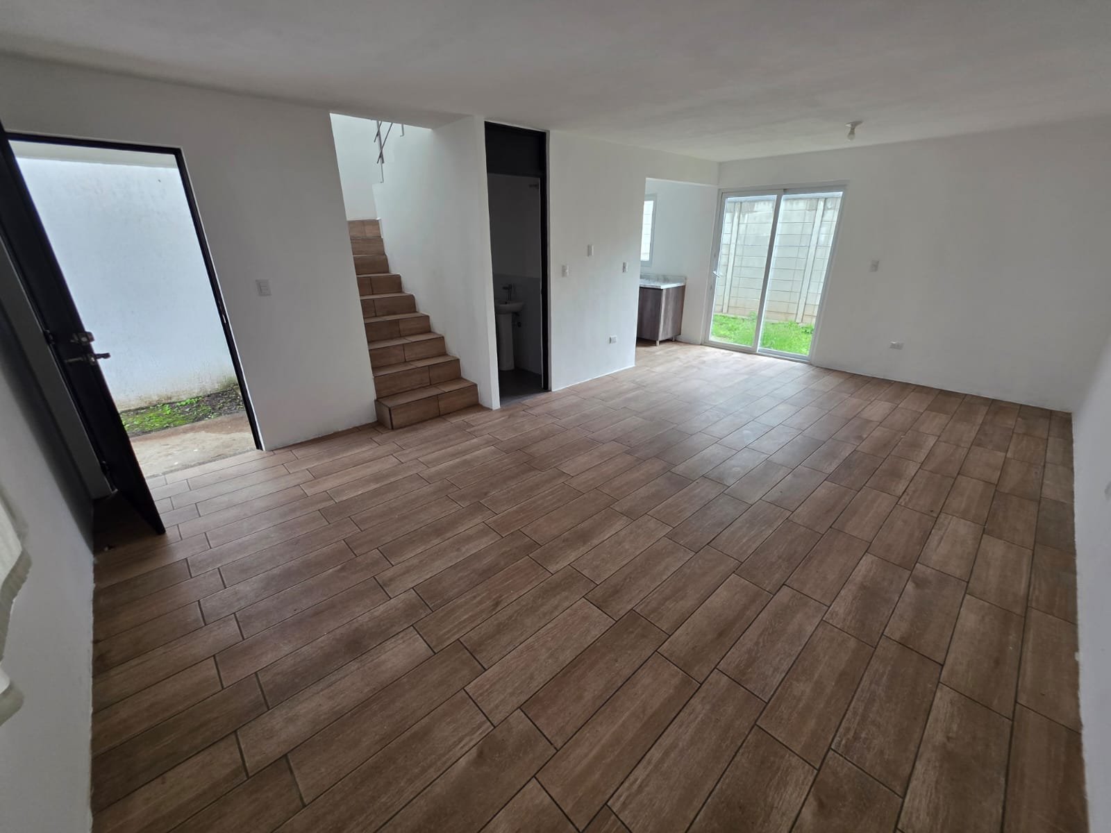 Casa en Renta en Secoya de Arrazola, 3 habitaciones ref-6129