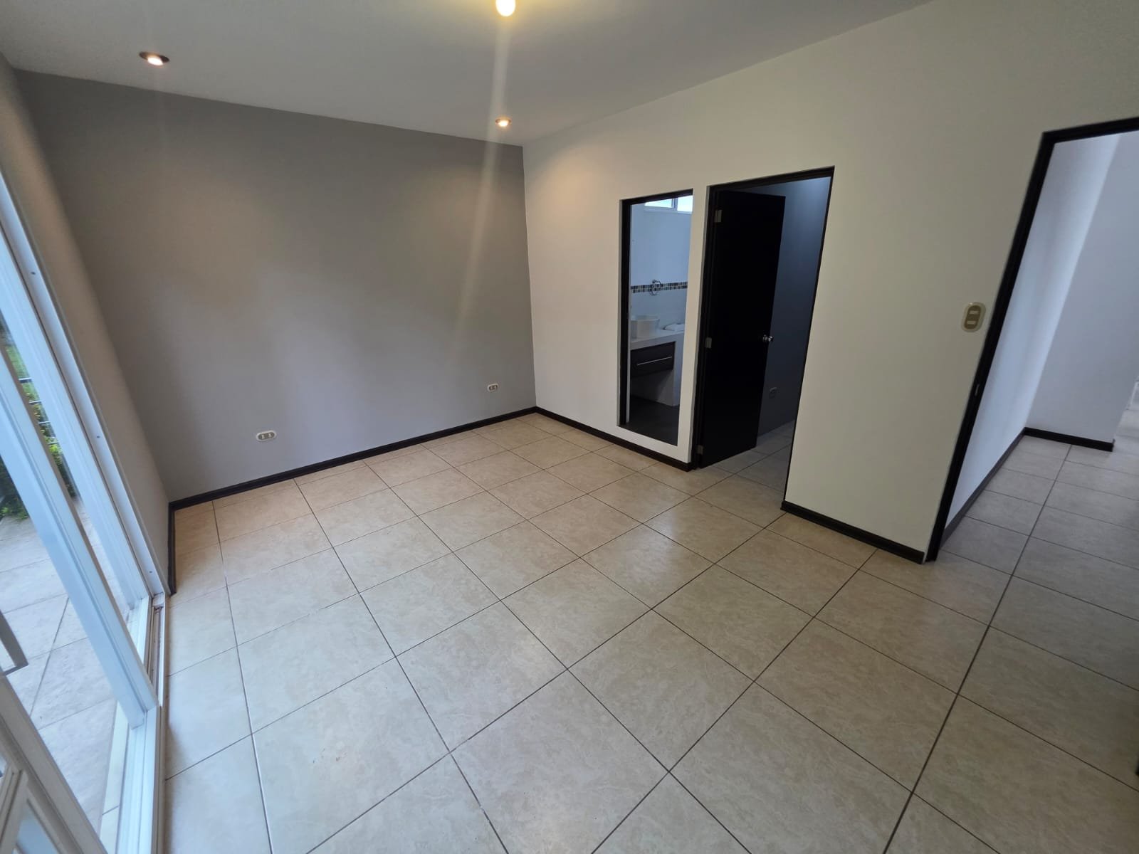 Casa en Renta en La Fontana, Fraijanes, 3 habitaciones ref-6131