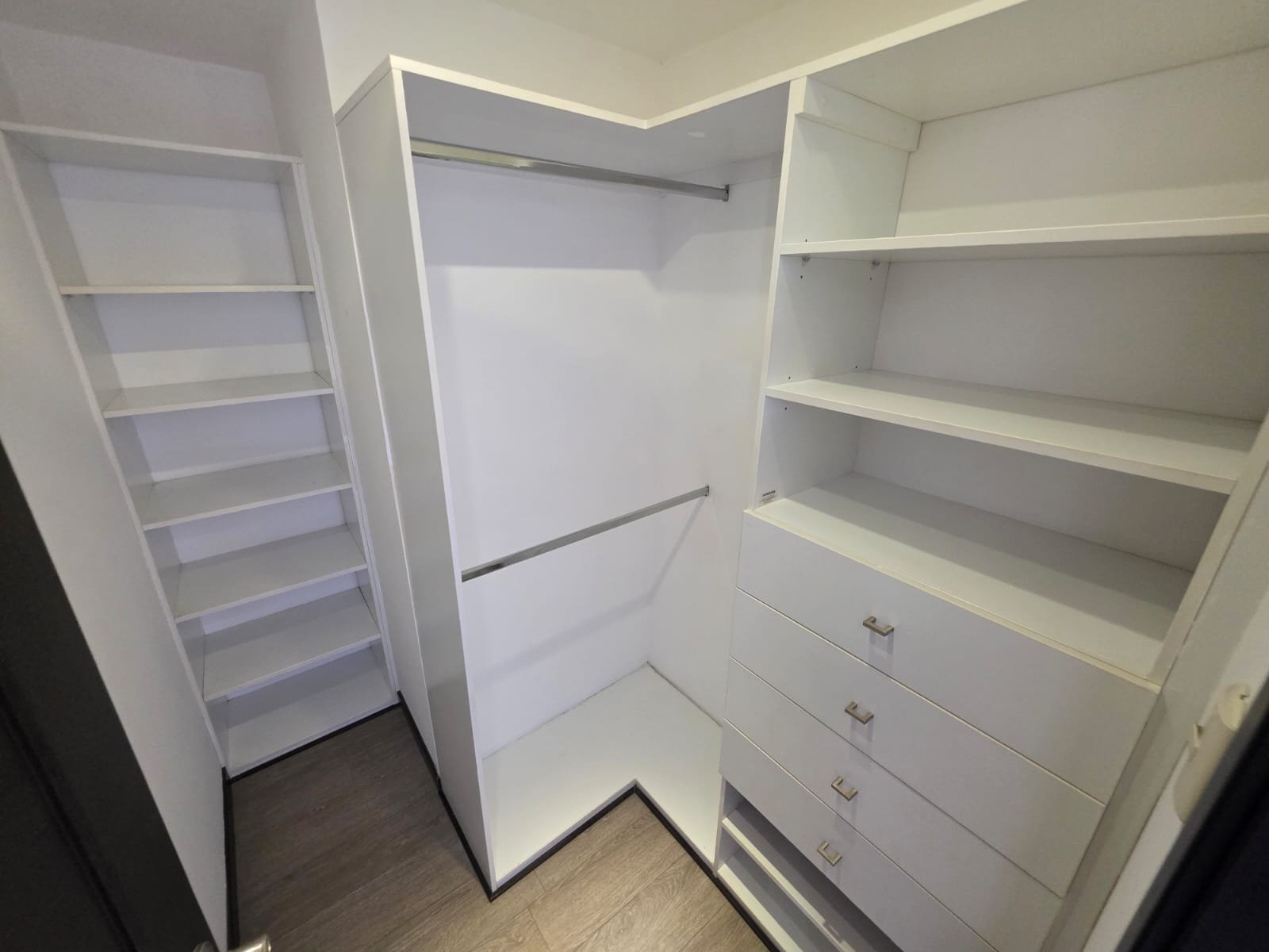 Apartamento en Renta en Neo Zona 10, 2 habitaciones ref-6132