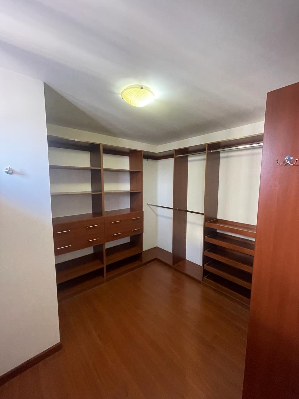 Apartamento en Renta en Botticelli, Zona 15 ref-6140