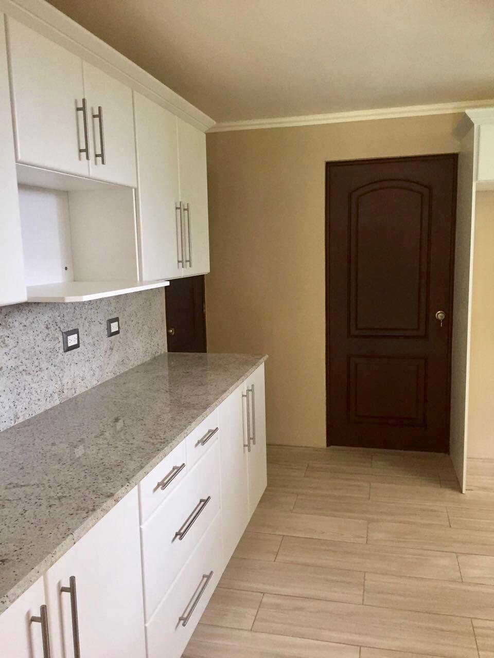 Casa con Jardín en Condominio San Antonio ref-6149