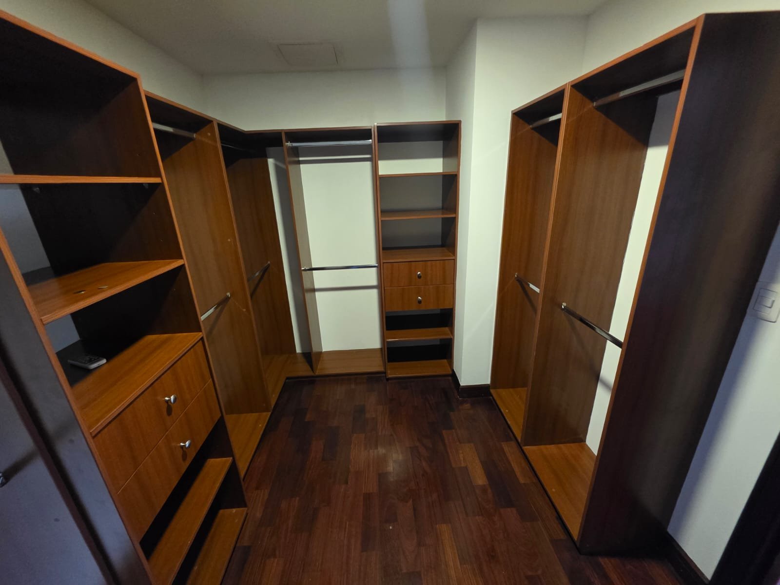 Apartamento en renta en Santa Maria zona 10 ref-6150