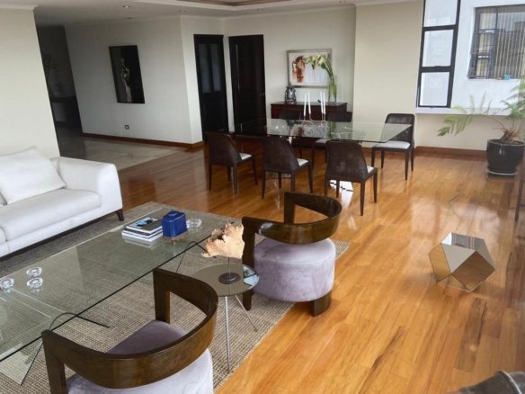 Amplio Apartamento en renta en zona 13 sobre las Americas