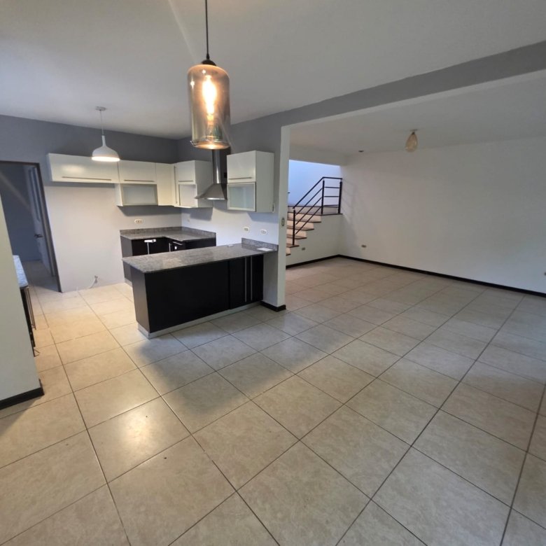 Casa en Renta en La Fontana