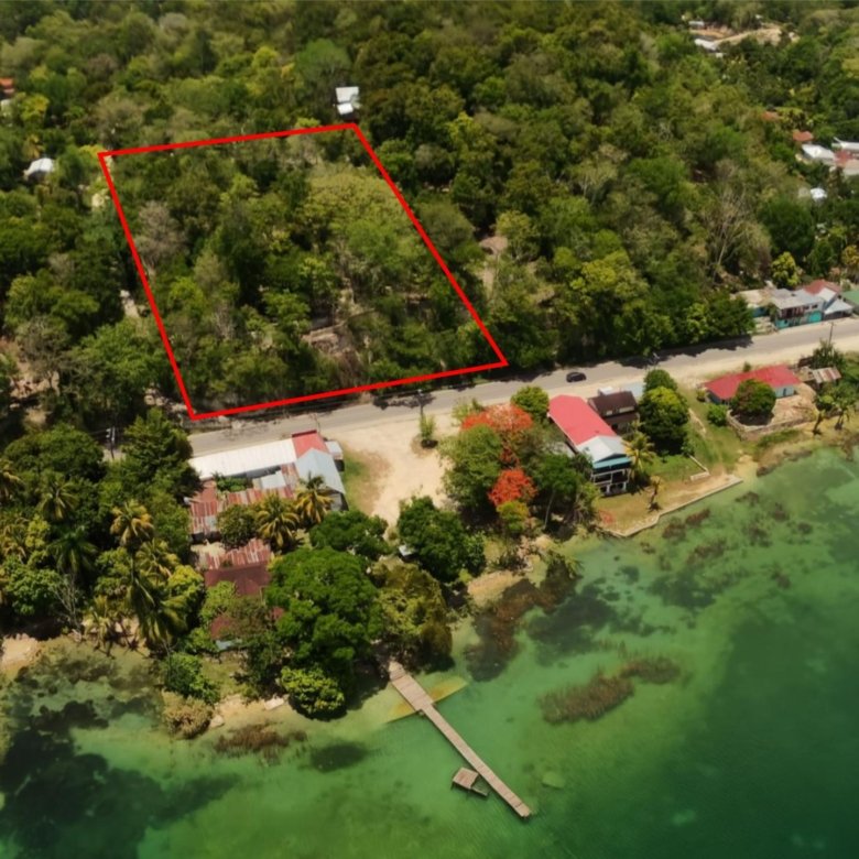 Espectacular terreno en venta con vista al Lago Petén Itzá