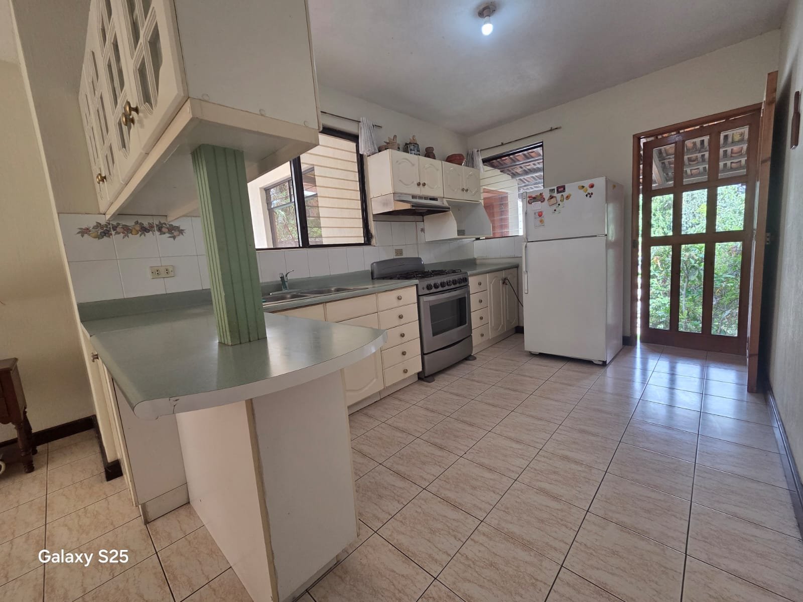 Casa con Jardín en Zona 6 de Mixco ref-6152