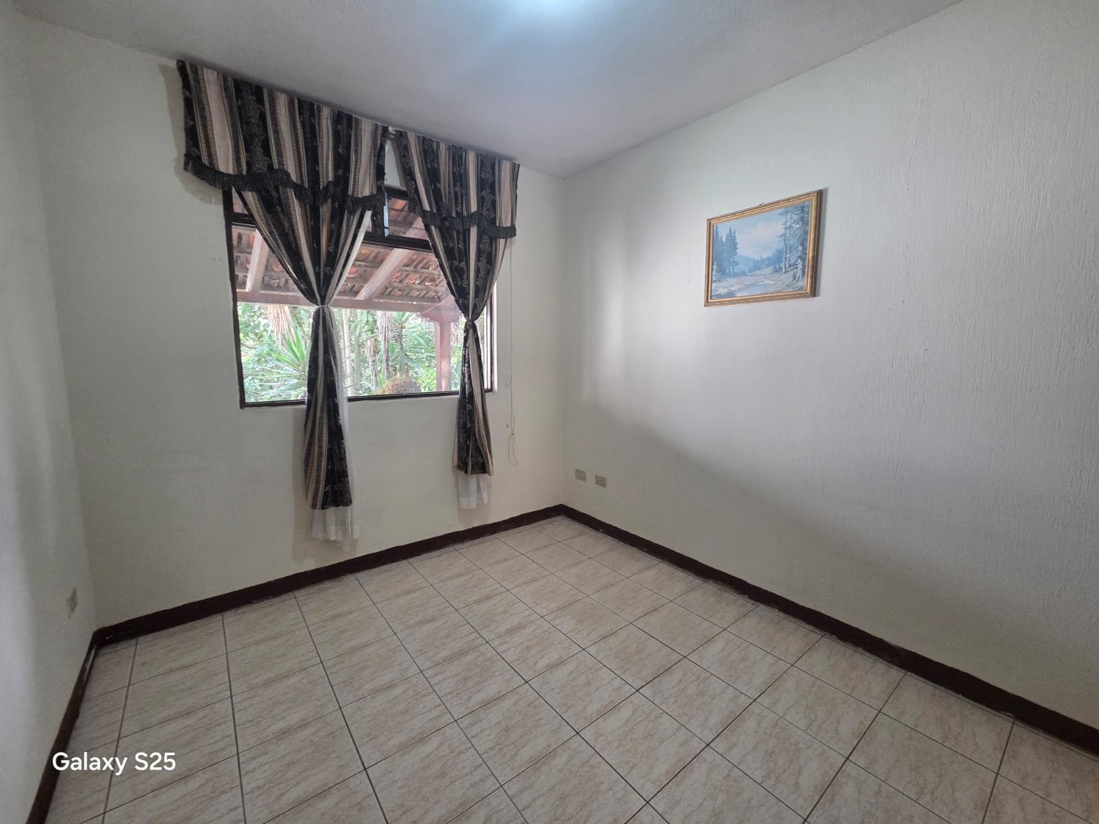 Casa con Jardín en Zona 6 de Mixco ref-6152