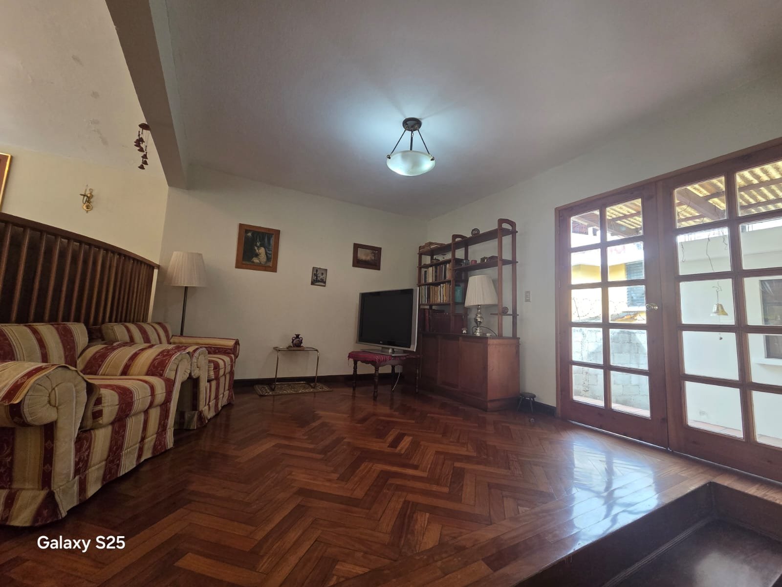 Casa con Jardín en Zona 6 de Mixco ref-6152