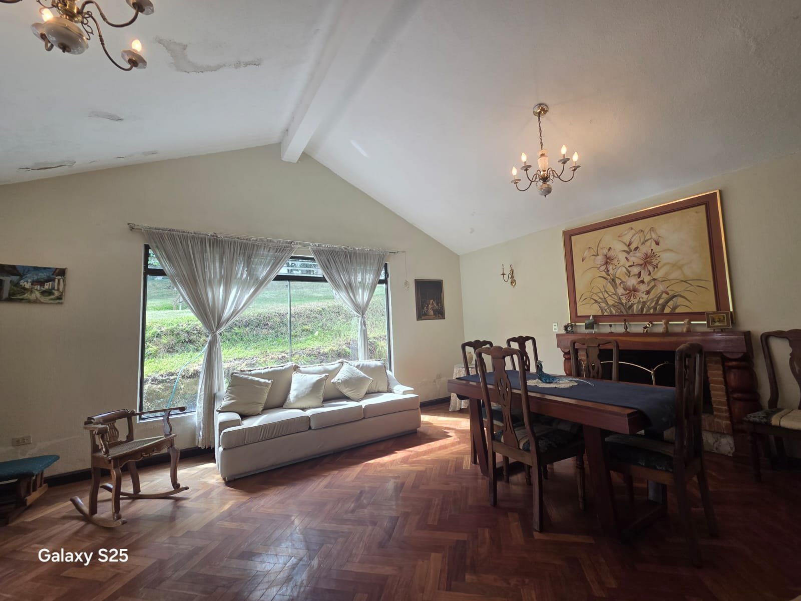 Casa con Jardín en Zona 6 de Mixco ref-6152