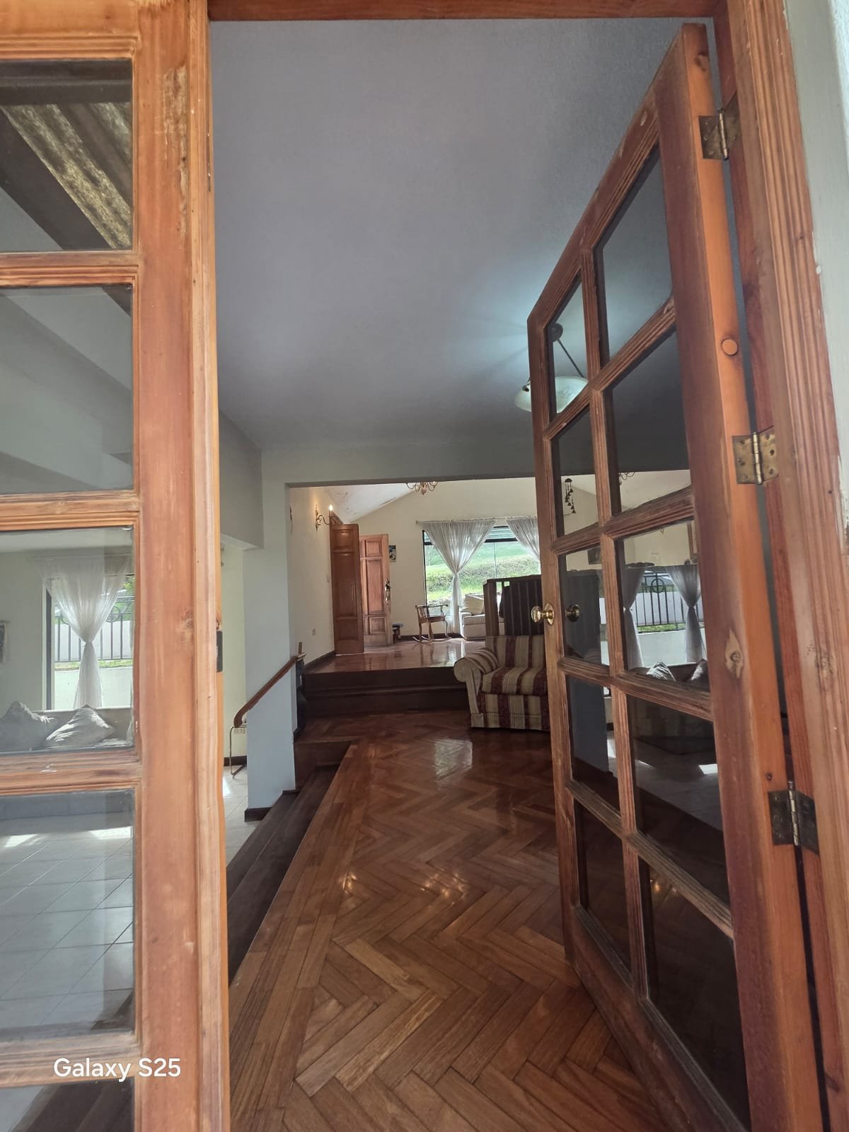 Casa con Jardín en Zona 6 de Mixco ref-6152