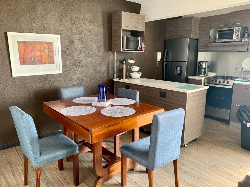 Apartamento en Renta en Zona 15 VH1 ref-6156