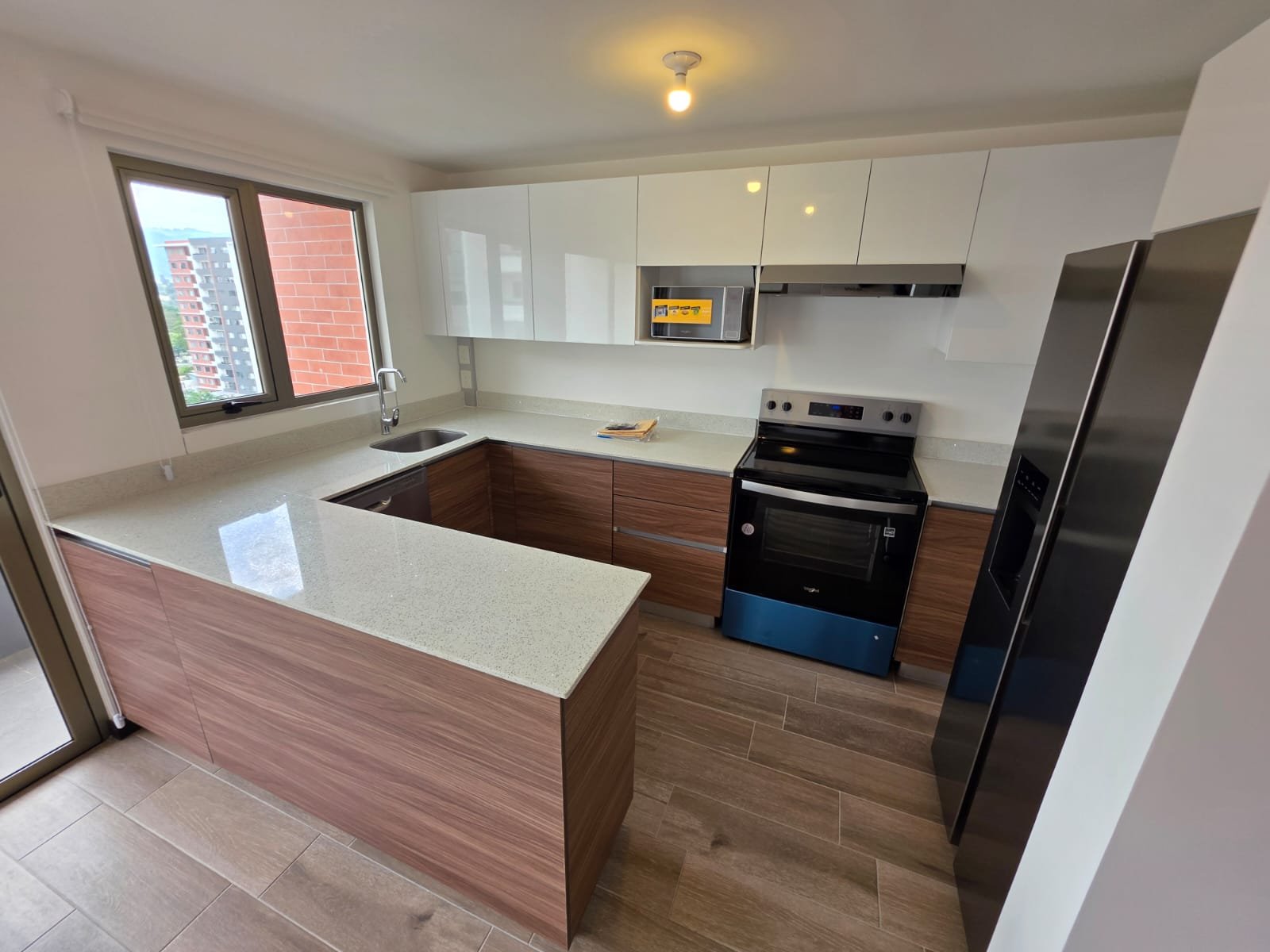 Apartamento en Edificio Segheria, Zona 14 ref-6160