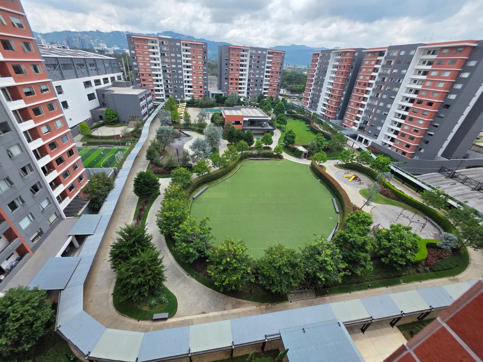Apartamento en Edificio Segheria, Zona 14 ref-6160