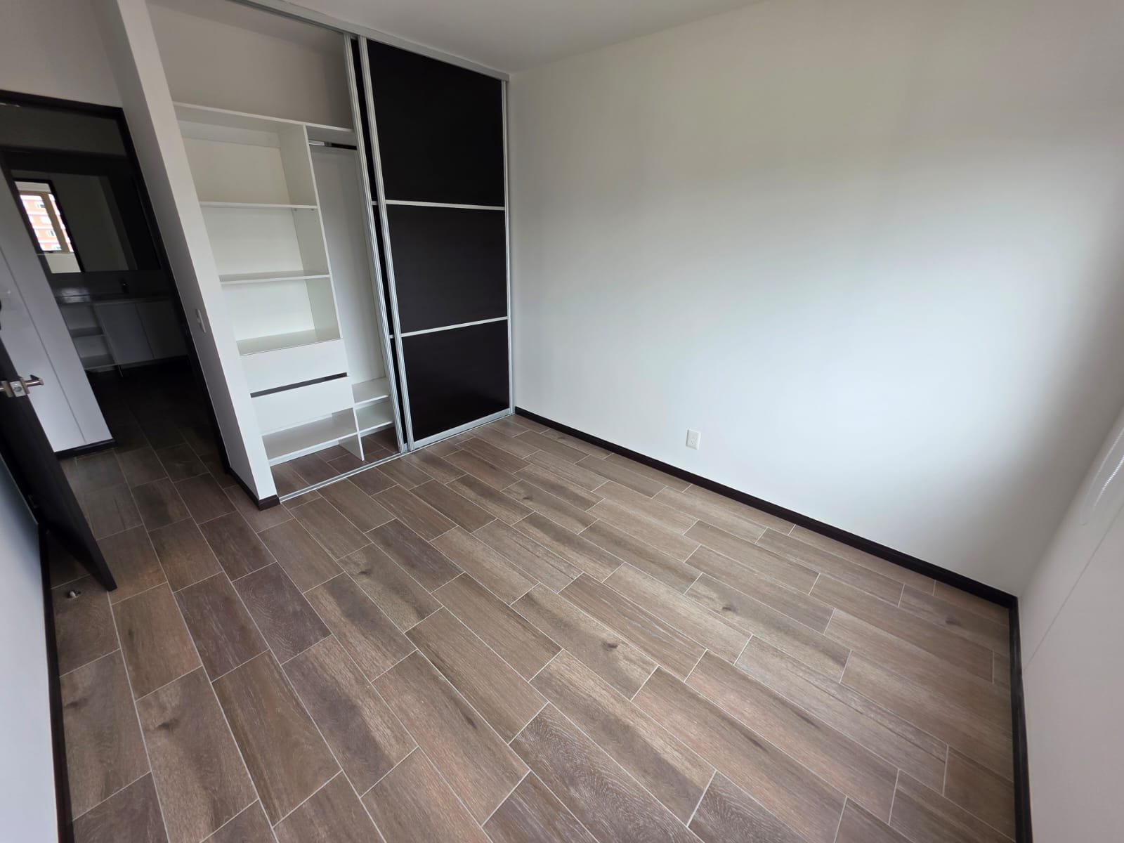 Apartamento en Edificio Segheria, Zona 14 ref-6160
