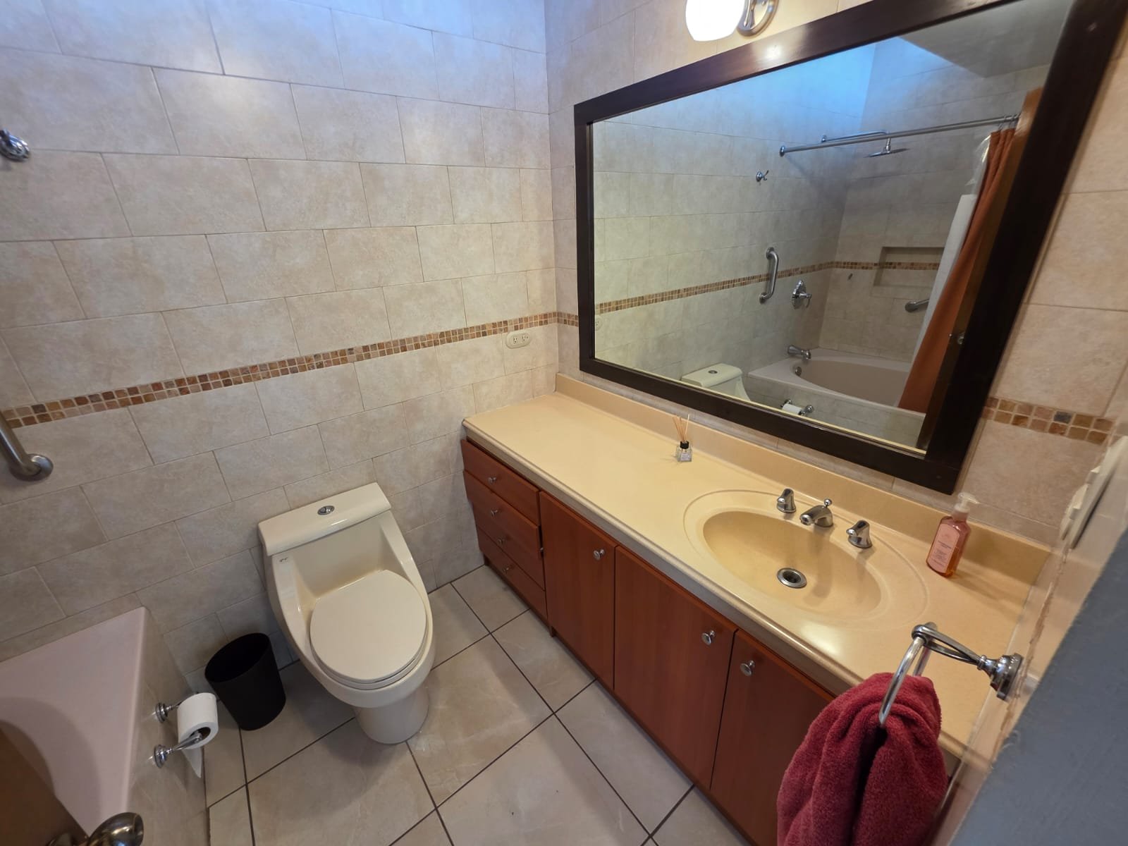 Apartamento en Venta en Zona 10 ref-6162