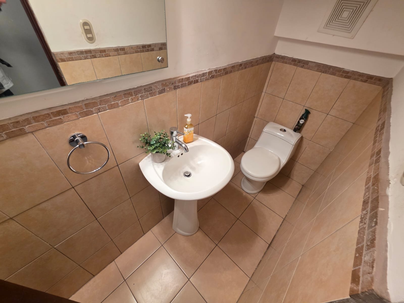 Casa con Jardín en Condominio San Antonio ref-6163