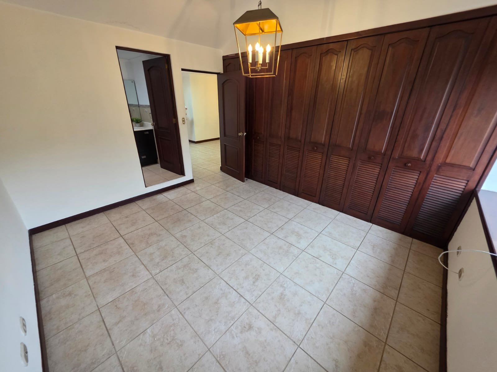Casa con Jardín en Condominio San Antonio ref-6163
