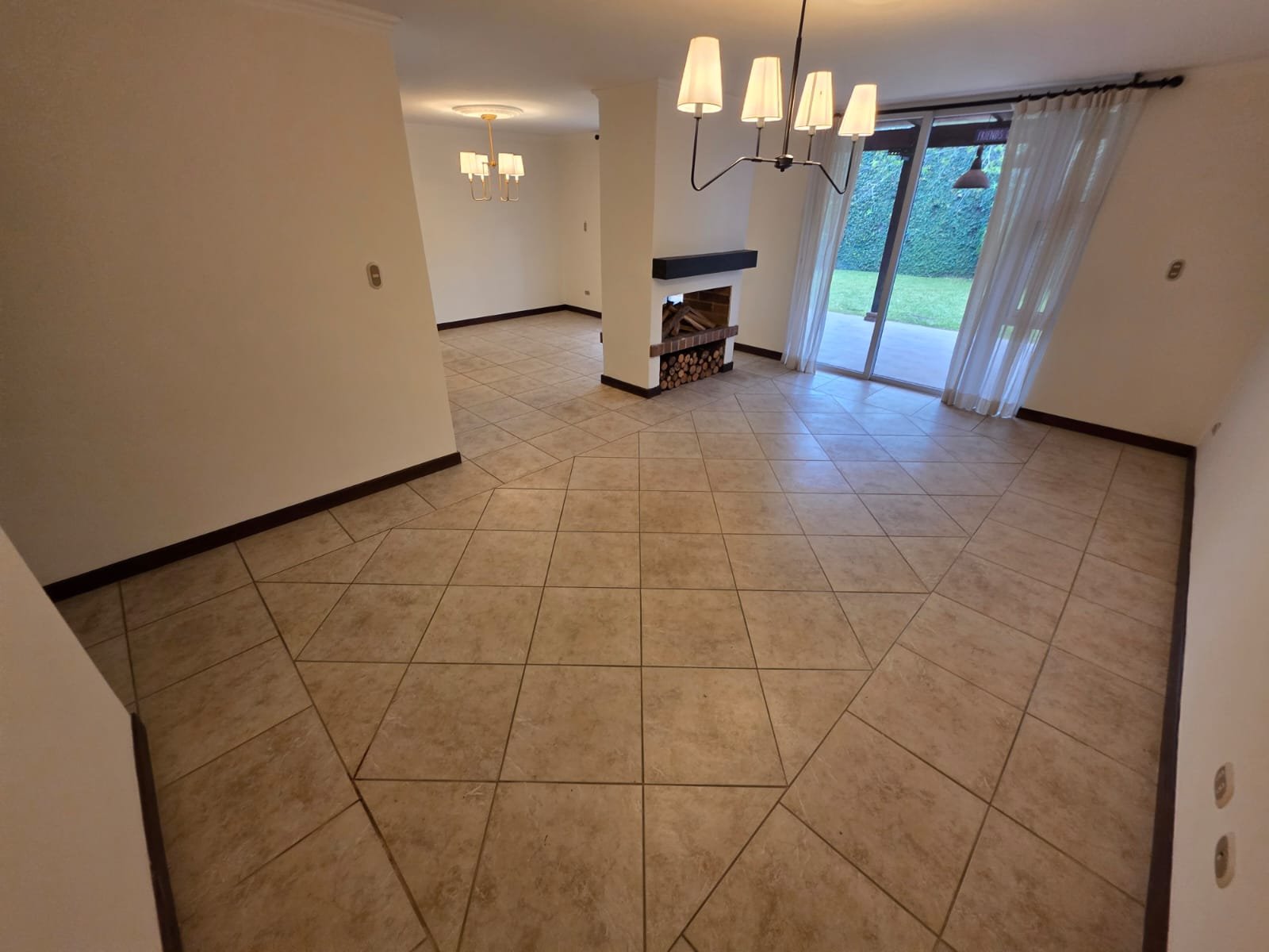 Casa con Jardín en Condominio San Antonio ref-6163