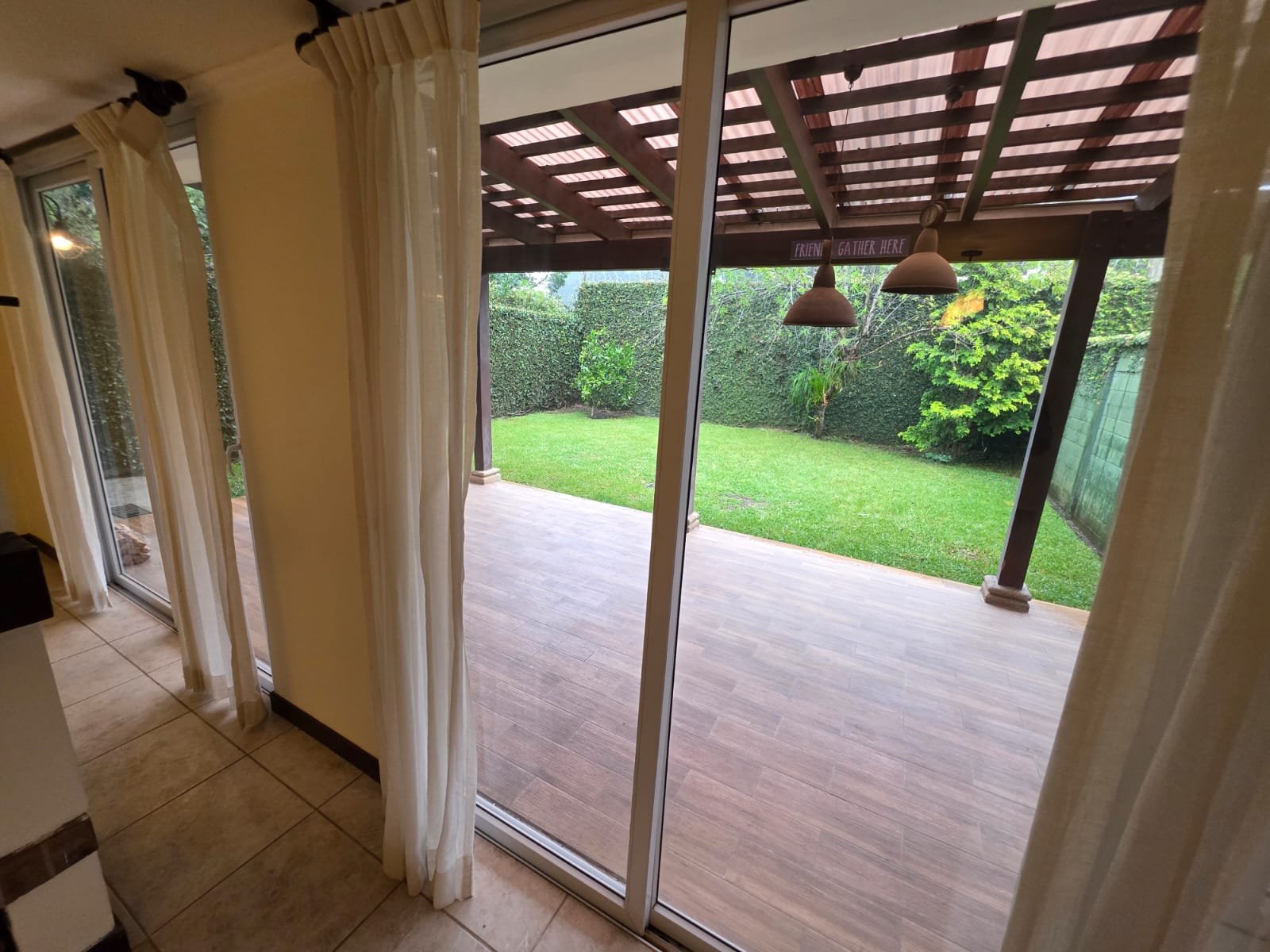 Casa con Jardín en Condominio San Antonio ref-6163