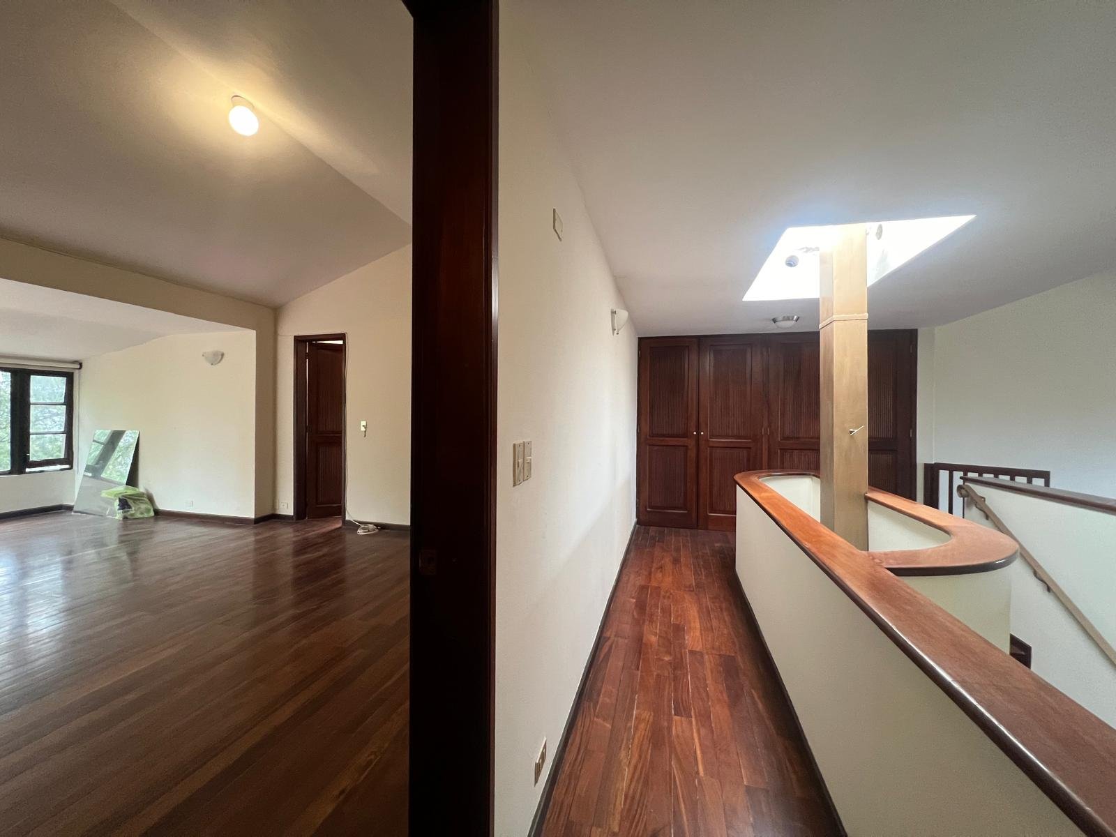 Amplia Casa con Jardín en Oakland, Zona 10 ref-6165